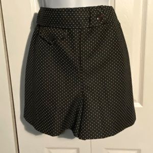 Adorable suite shorts. Black with white polkadots. 🖤 mini pocket in front. 12